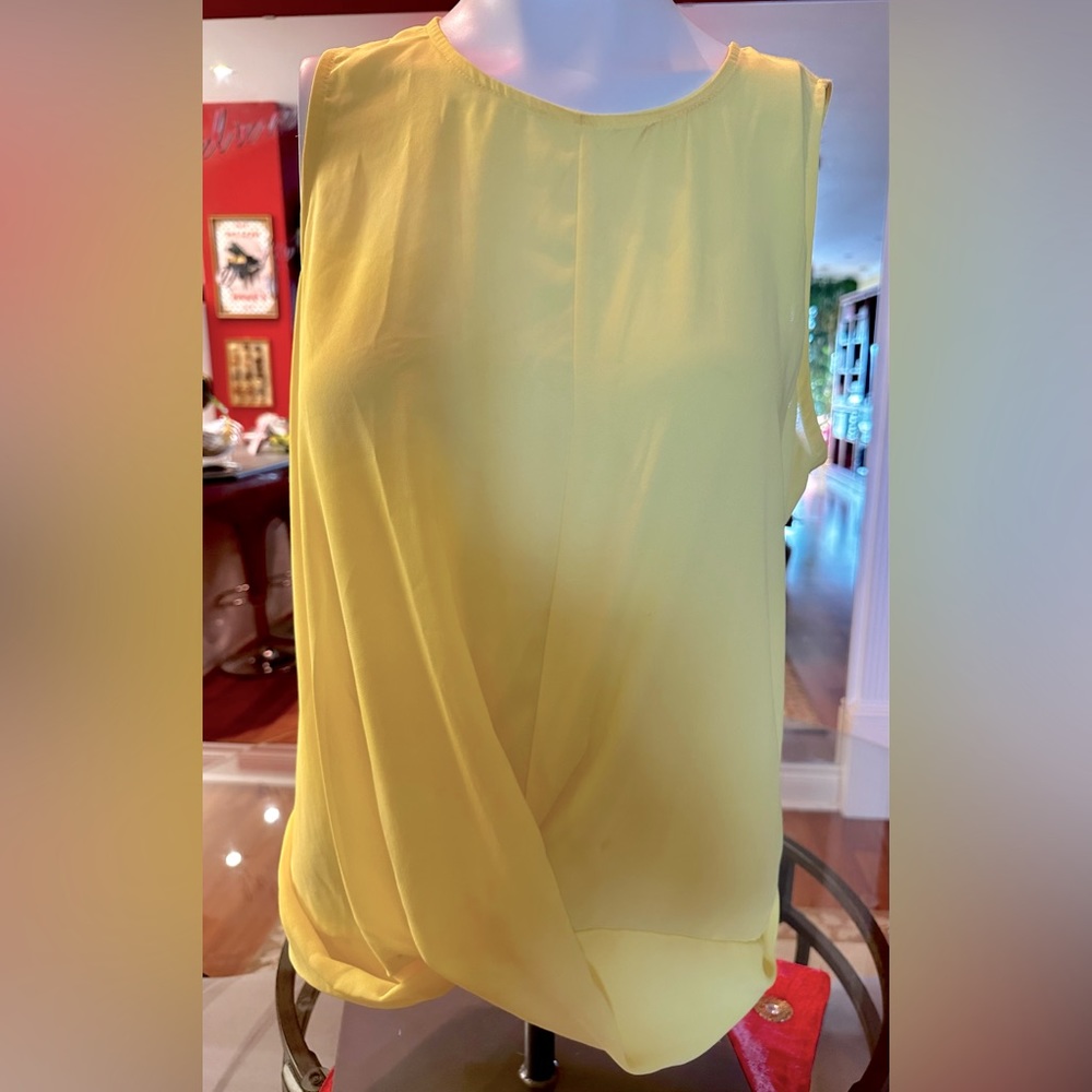 NWOT INC INTERNATIONAL CONCEPTS YELLOW SMALL TOP